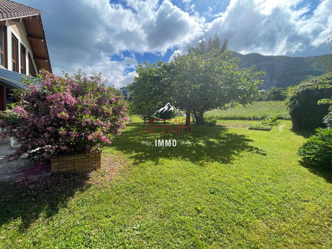 Maison à COLLONGES-SOUS-SALEVE