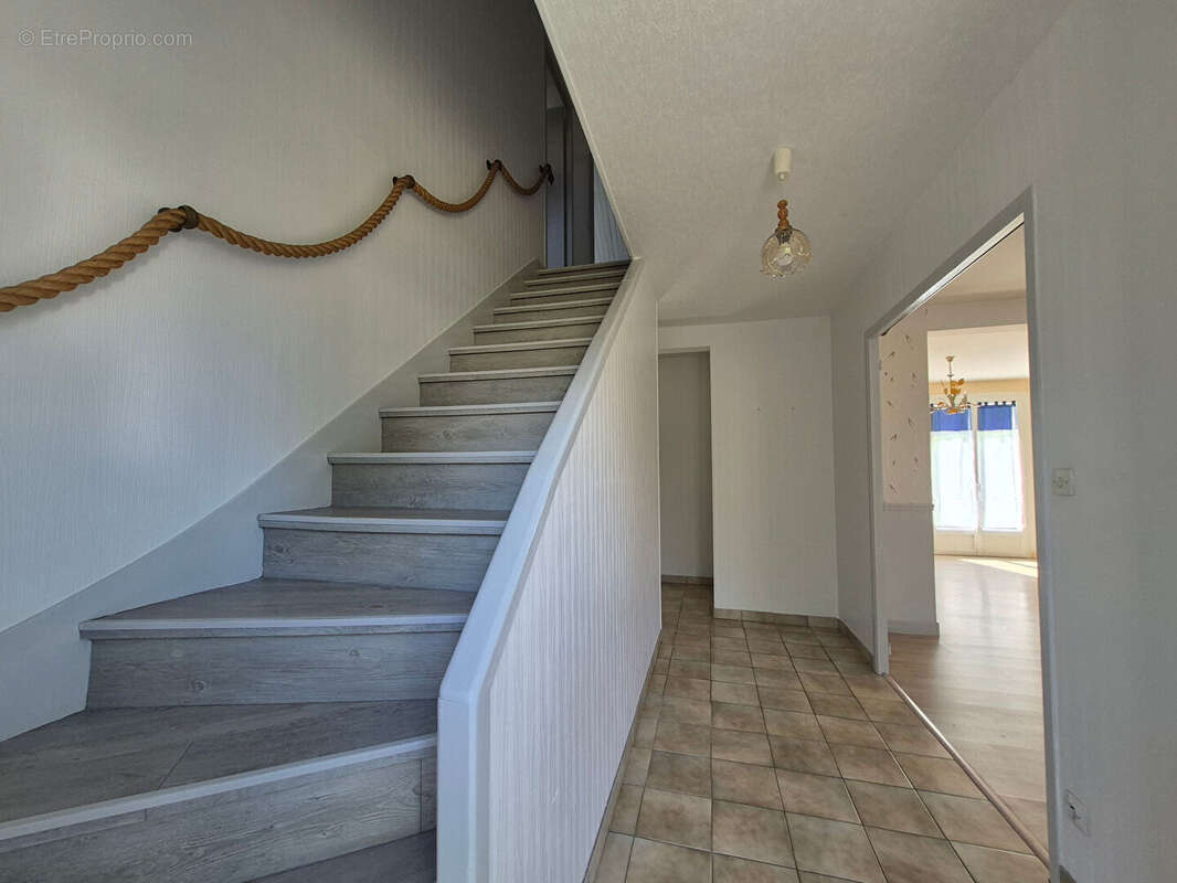 Maison Laille 5 pièce(s) 102 m2 - photo 6