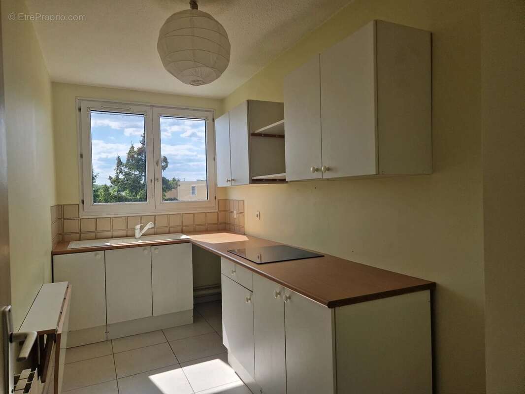 Appartement à MONTIGNY-LE-BRETONNEUX