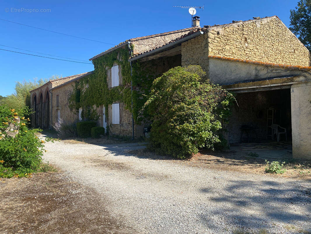 Propriété avec dépendances sur 2,5 ha - photo 6