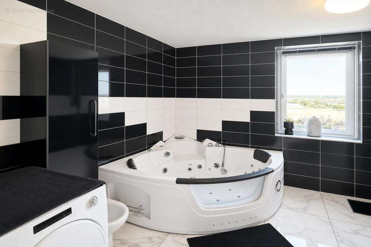 2 Maisons 1) 13 pièces de 476 m²
 2)58 m2 indépendante Cagnotte - photo 15