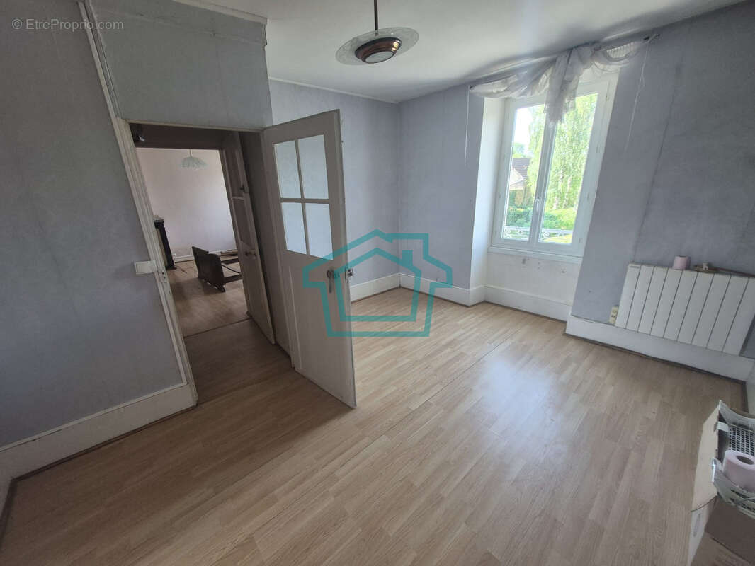 Appartement à LA QUEUE-LES-YVELINES