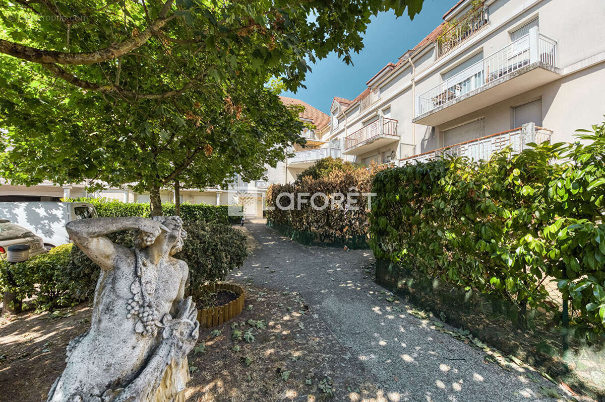 Appartement Pontault Combault 3 pièce(s) 61.95 m2 - photo 11