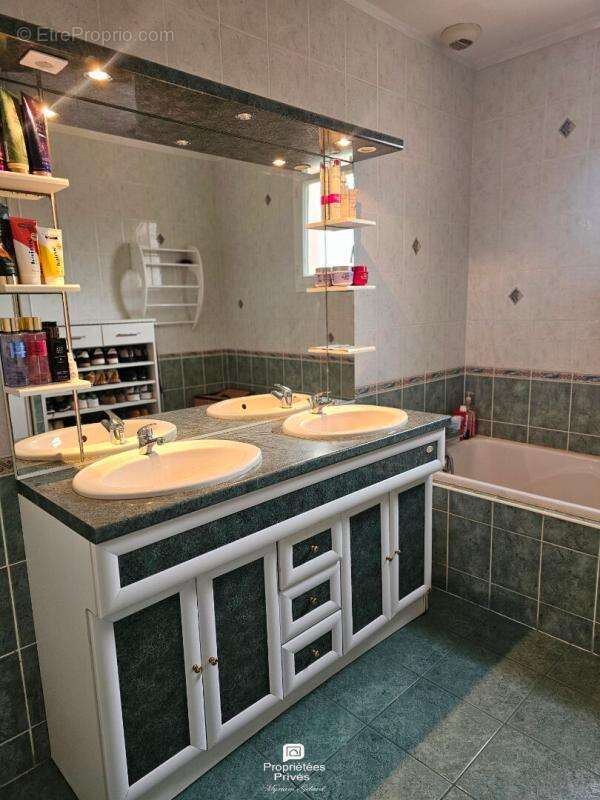 Maison à SAINT-CLAR-DE-RIVIERE