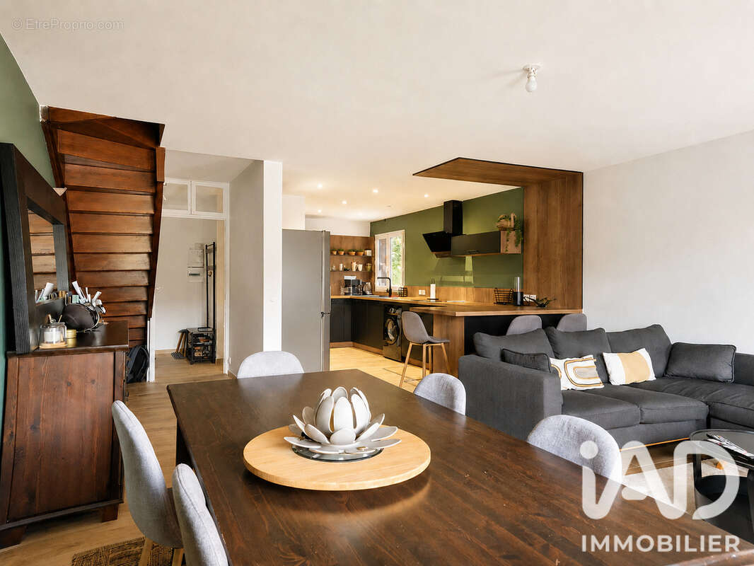 Appartement 86 m² à Vals-Pres-Le-Puy  - photo 2