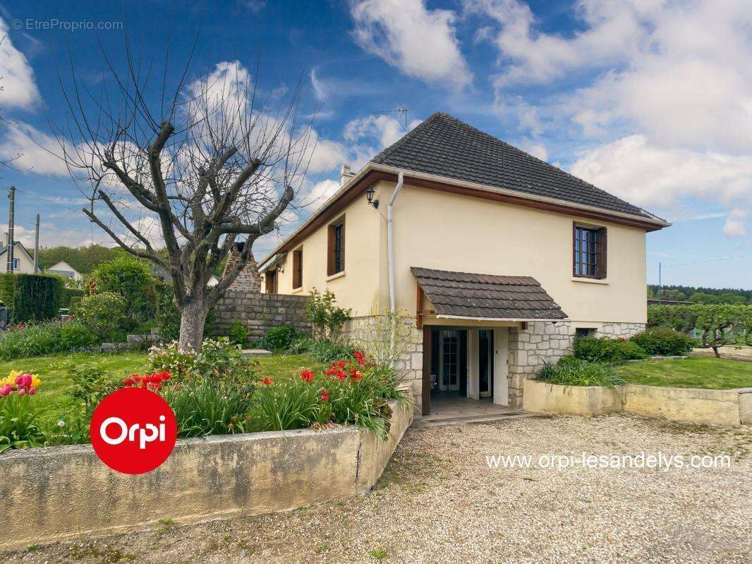 Maison à FLEURY-SUR-ANDELLE