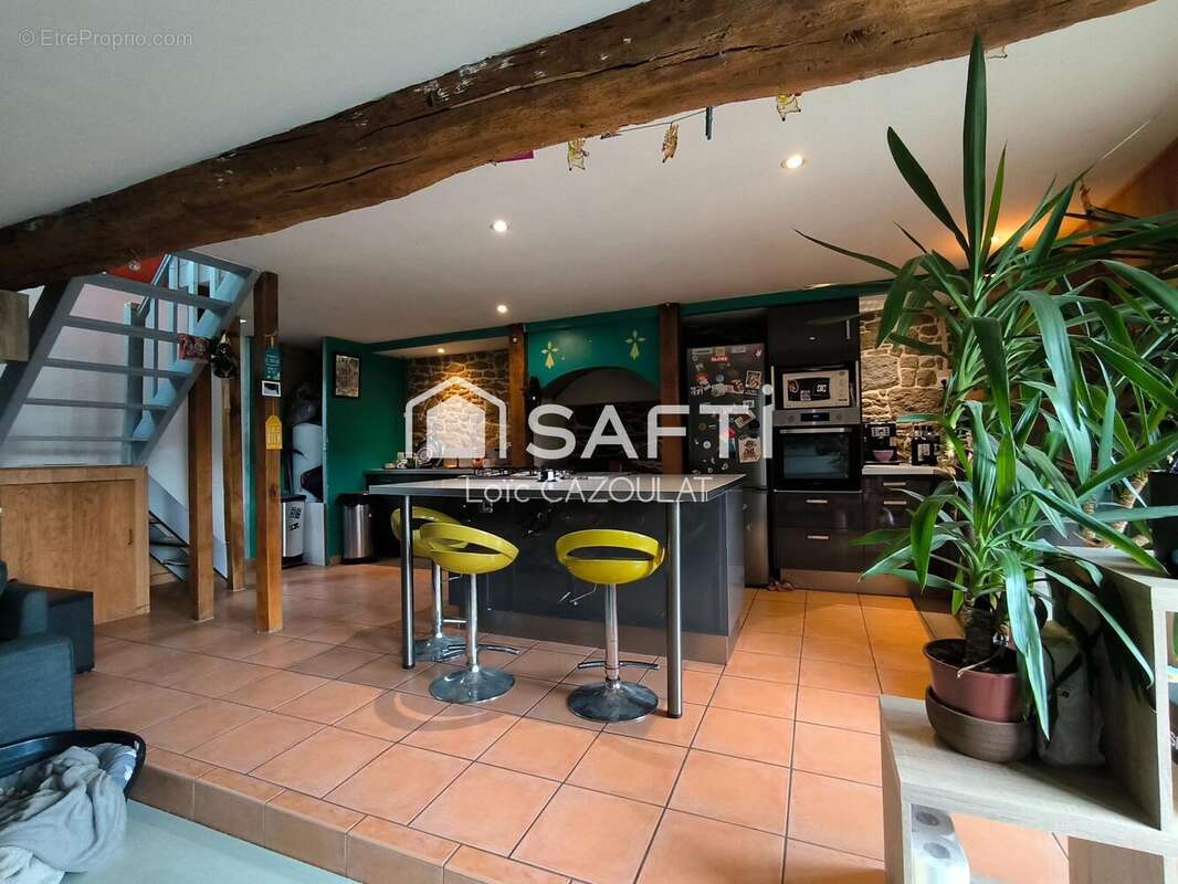 Maison 106 m² à Saint-Marc-Le-Blanc  - photo 2