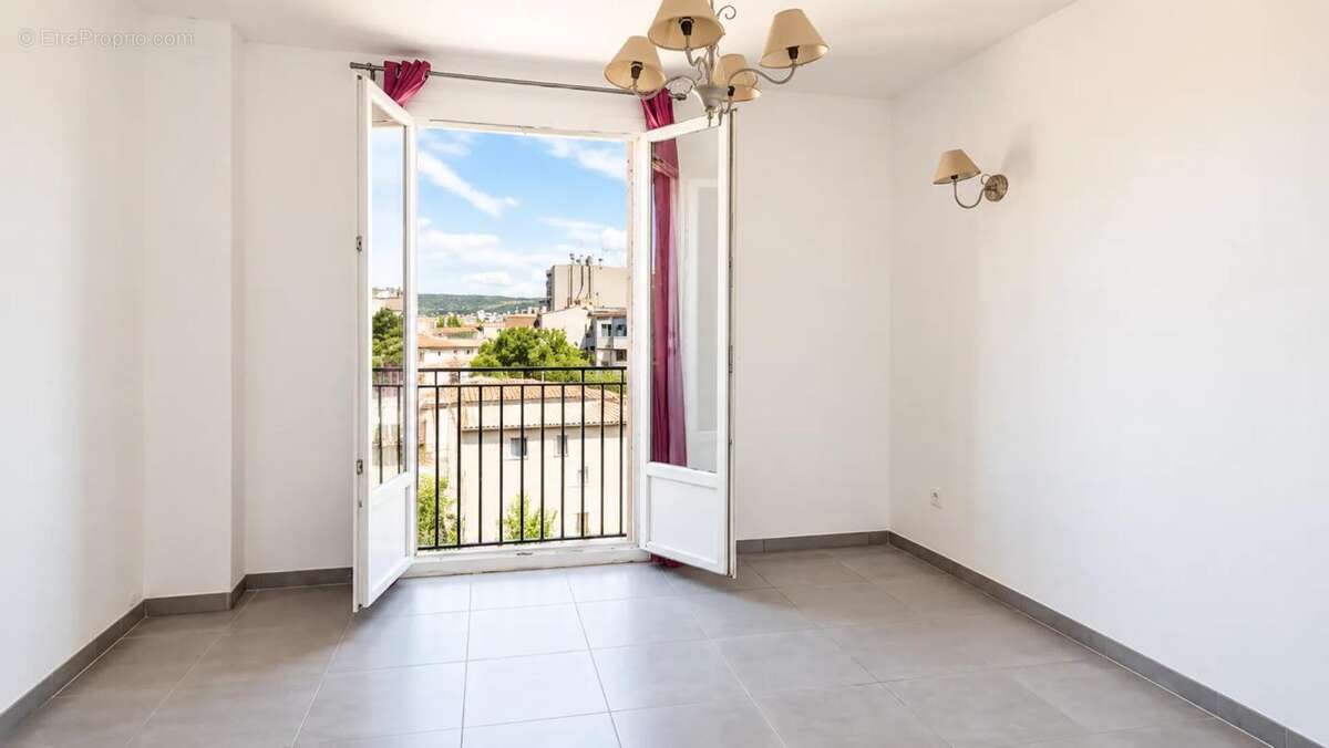 Appartement à MARSEILLE-14E