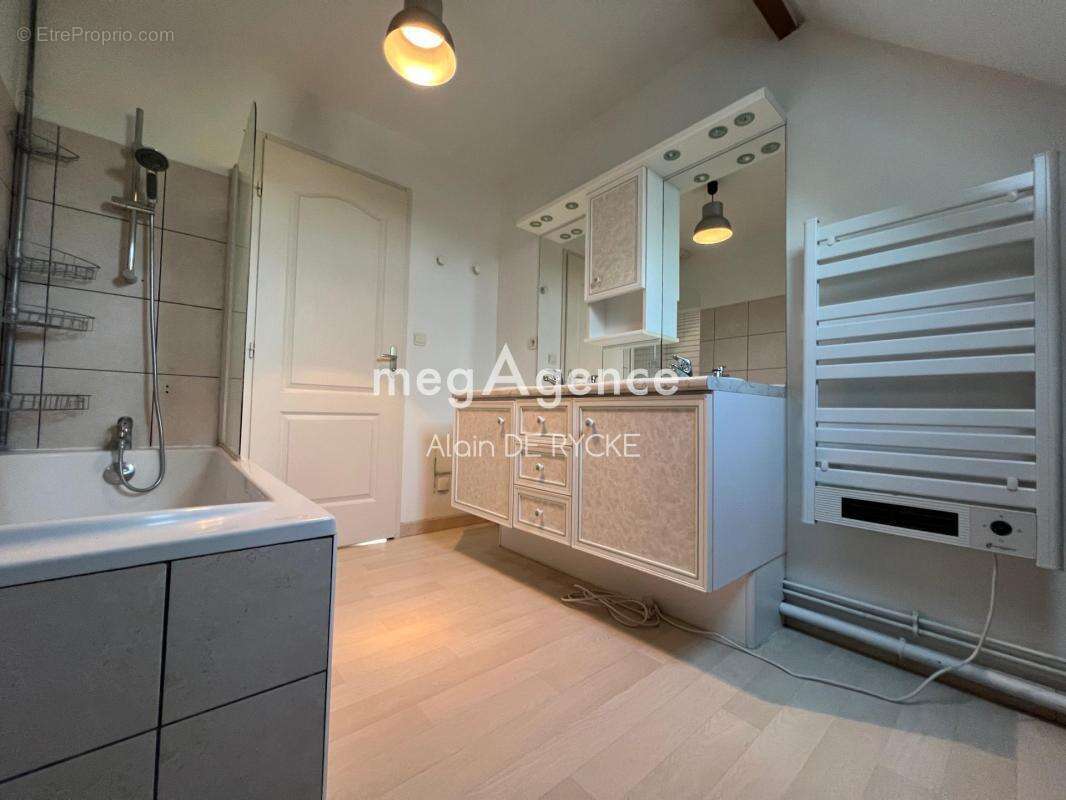 Maison à VARENNES-SUR-SEINE