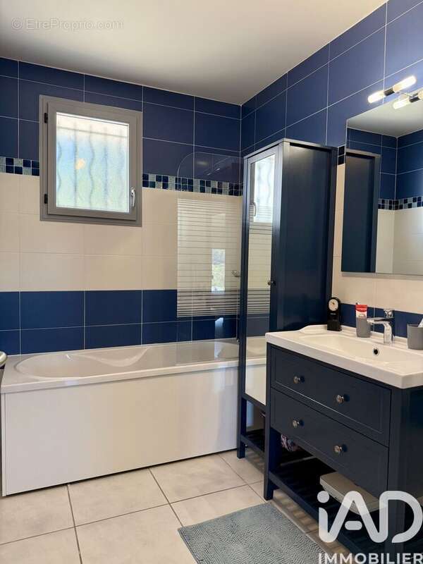 Maison 89 m² à Thurins  - photo 6