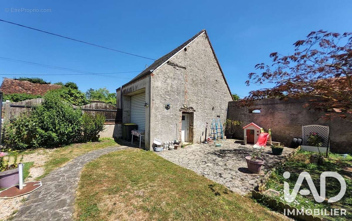 Maison 135 m² à Concriers  - photo 3