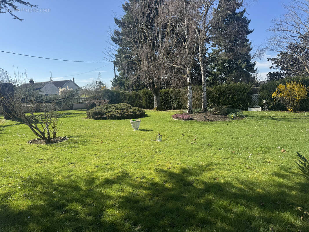 Maison à FERRIERES-EN-GATINAIS