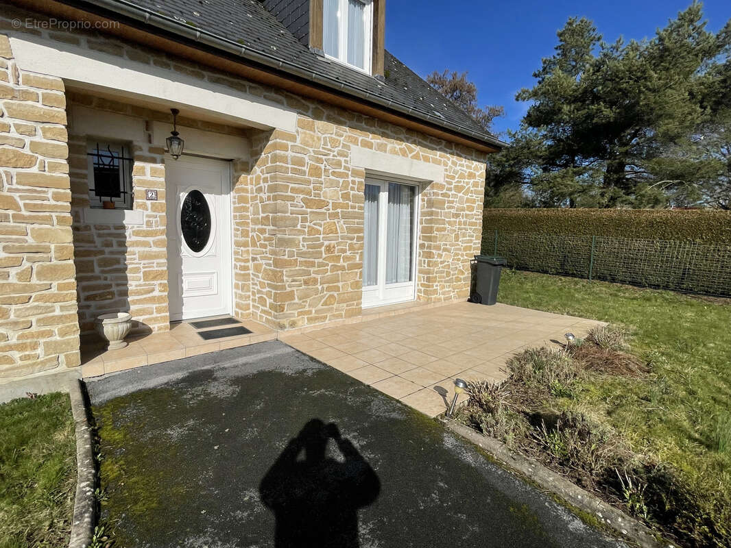 Maison à MAUBERT-FONTAINE