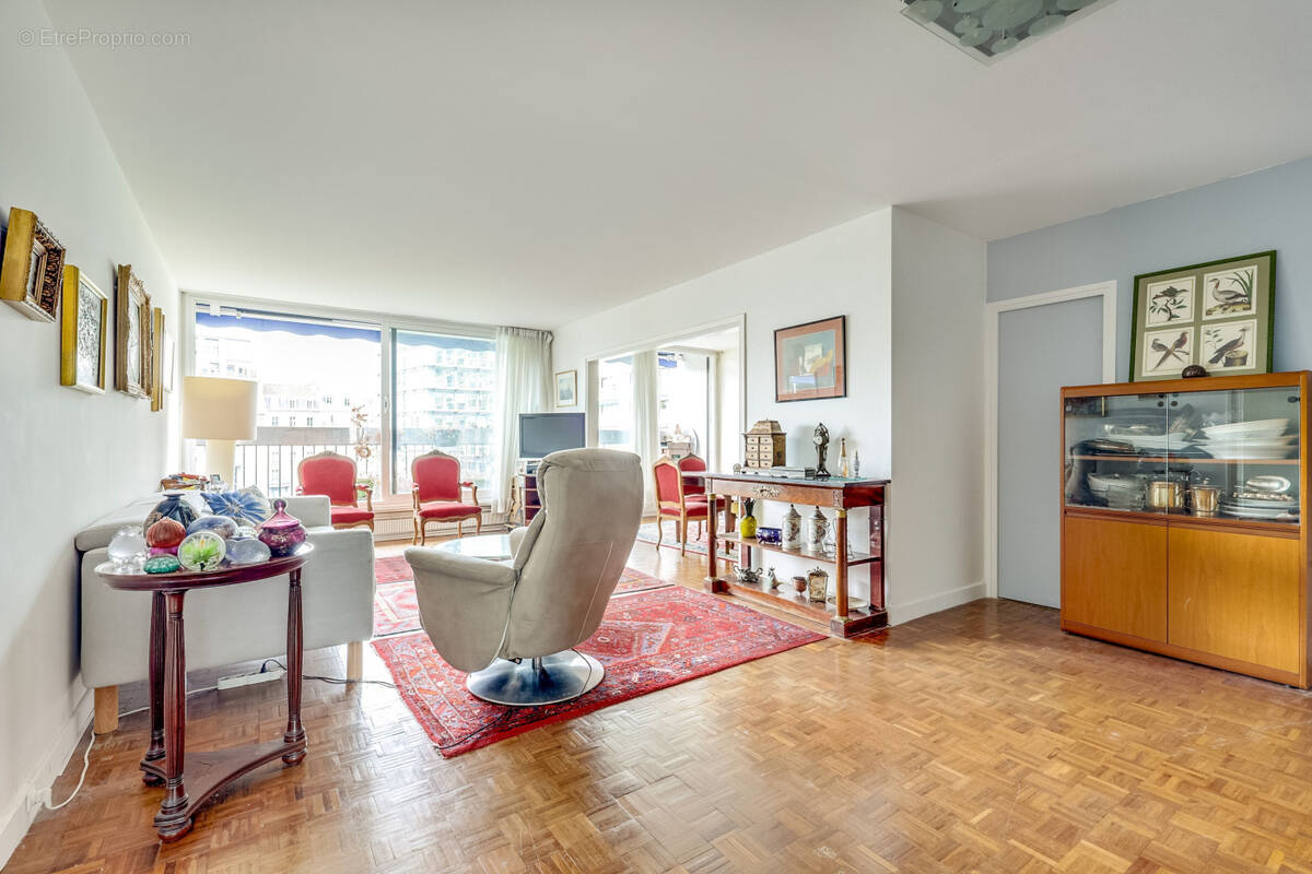 Appartement à PARIS-14E