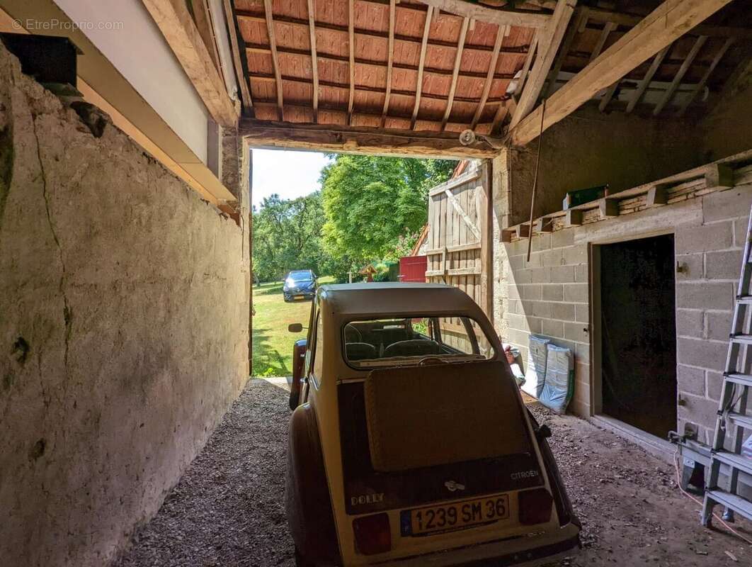 Maison à VICQ-EXEMPLET