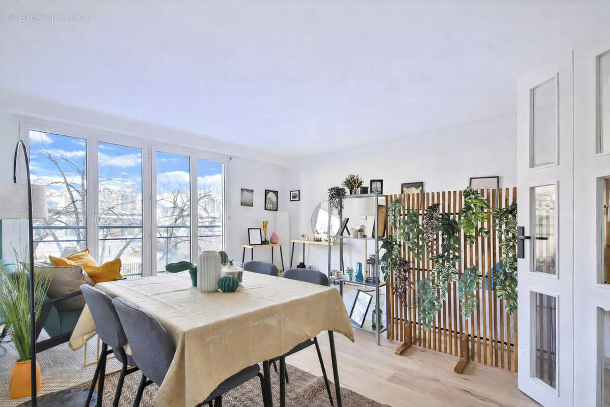 Appartement à PARIS-15E