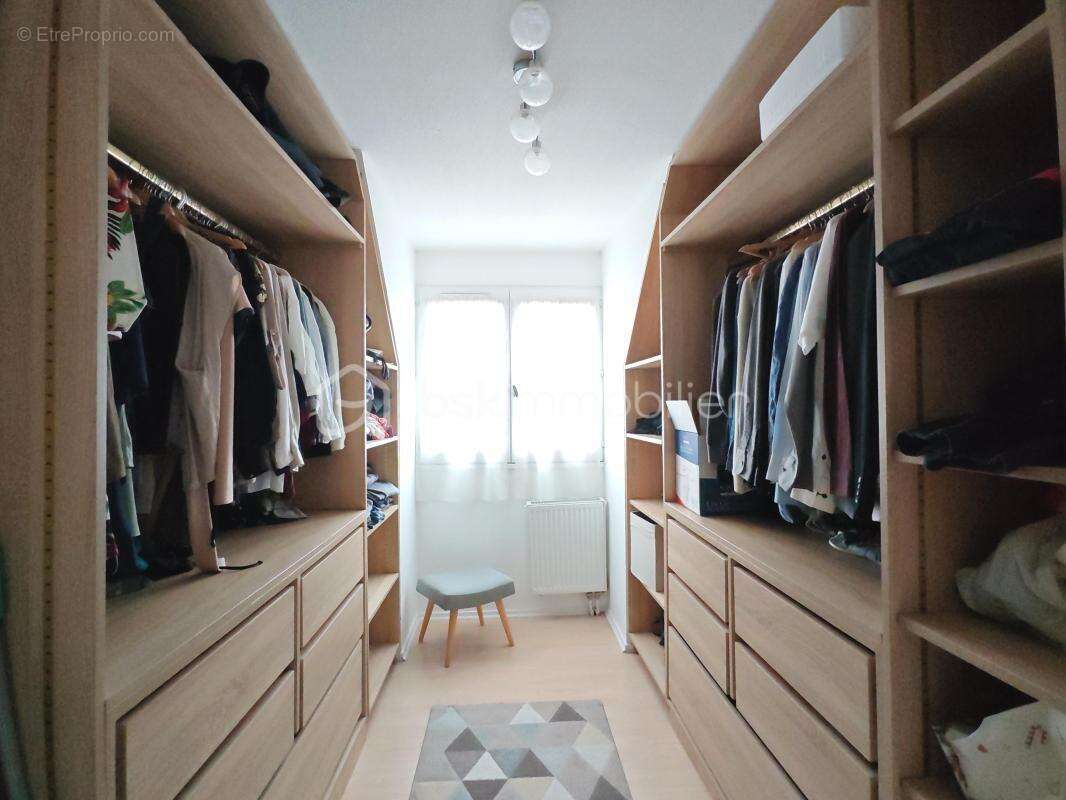 Appartement à EMERAINVILLE