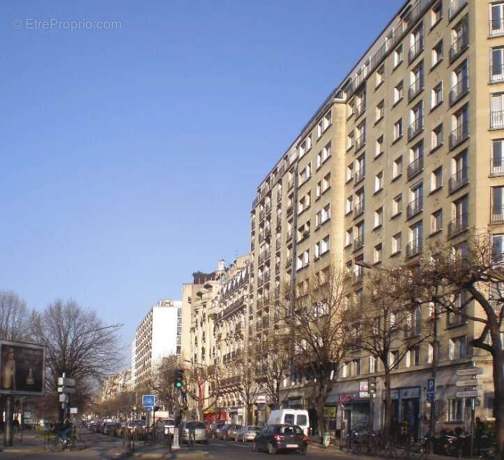 Commerce 65 m² à Paris-12e  - photo 2