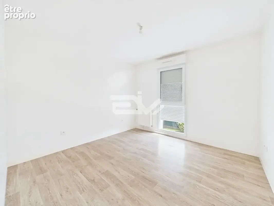 Dernier étage avec ascenseur, balcon et parking privatif - photo 12