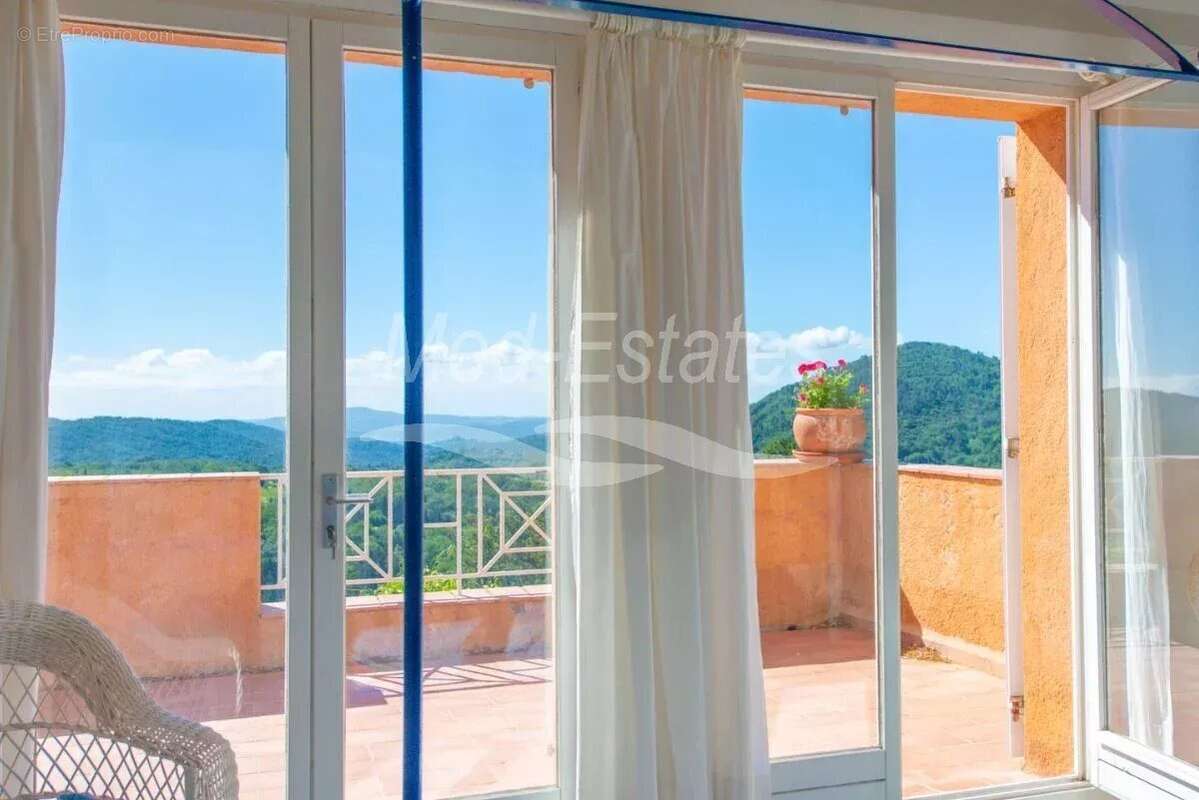 Maison à LA GARDE-FREINET