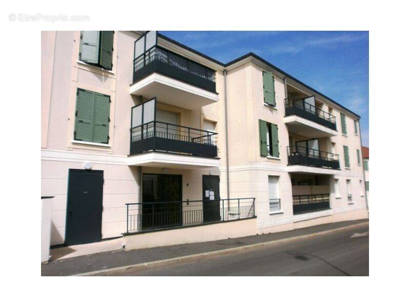 Appartement à VAUJOURS