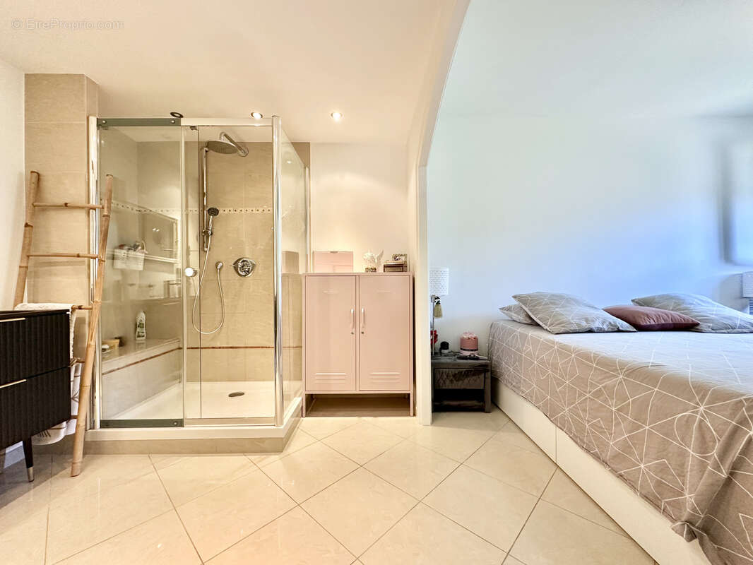 Appartement à ROQUEBRUNE-CAP-MARTIN
