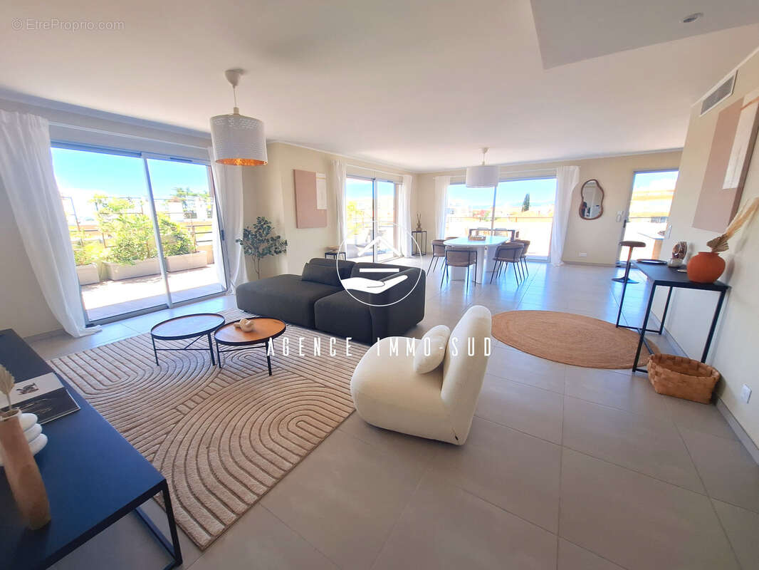 Appartement à SAINT-LAURENT-DU-VAR
