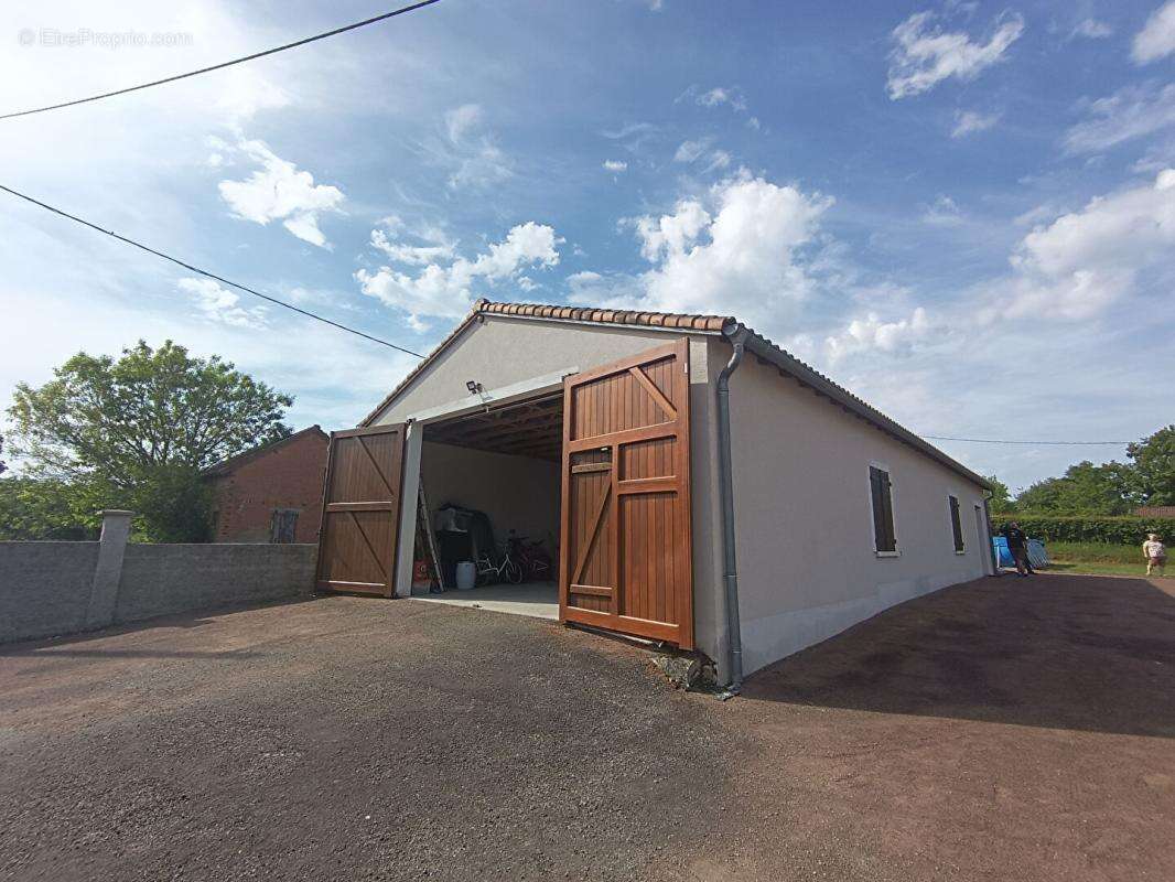Maison à MAGNY-COURS