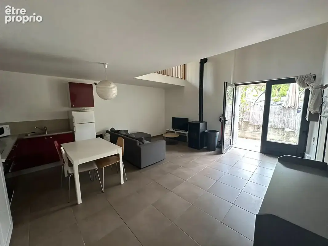 Vente Aix nord en exclusivité LC Gestion vous propose un appartement indépendant de type 2 avec cour privative - photo 2