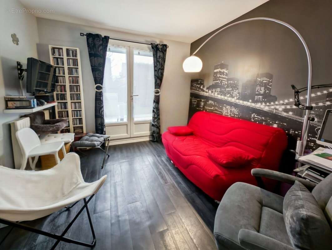 Maison à LE MESNIL-SAINT-DENIS