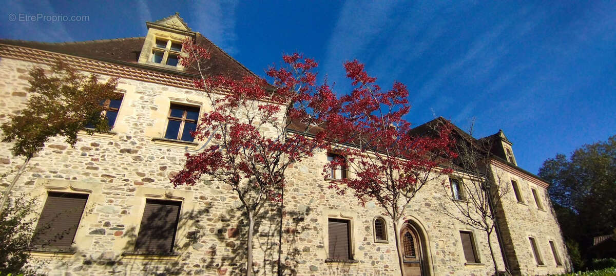 Maison à HAUTEFORT