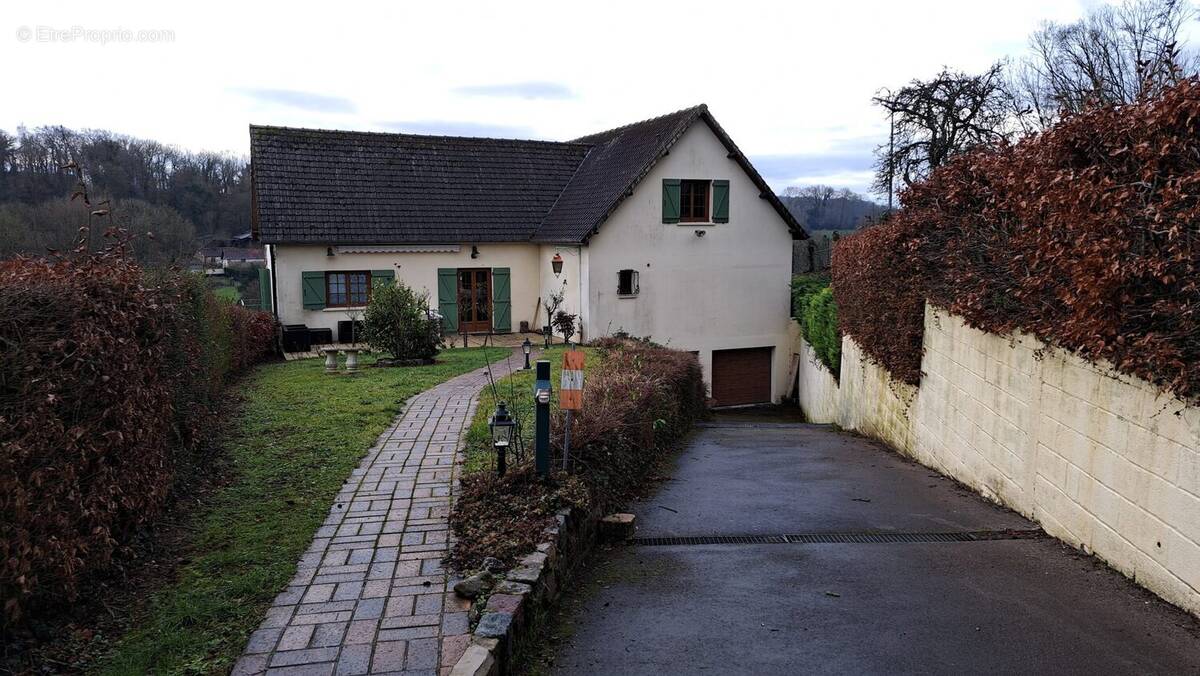 Maison à HUCHENNEVILLE