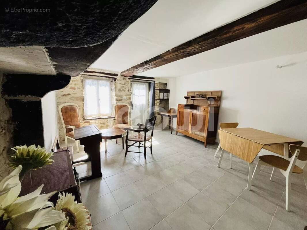 Maison à SAINT-GEORGES-DE-MONS