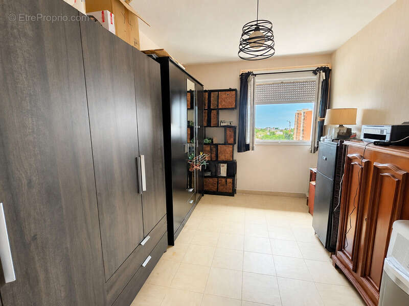 T3 à vendre avec vue mer depuis toutes les fenêtres – Centre-ville de Port-de-Bouc 3 pièces PORT DE BOUC (13) - photo 6