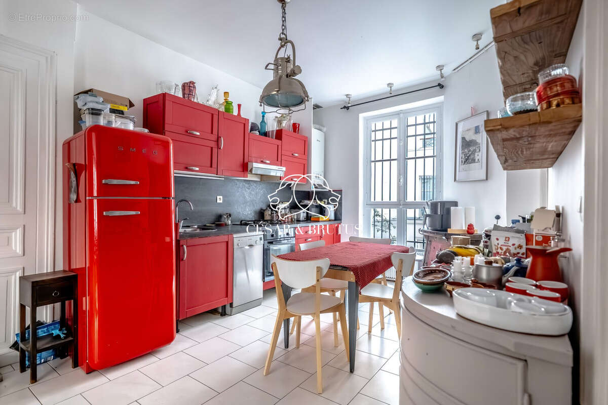 Appartement à PARIS-8E