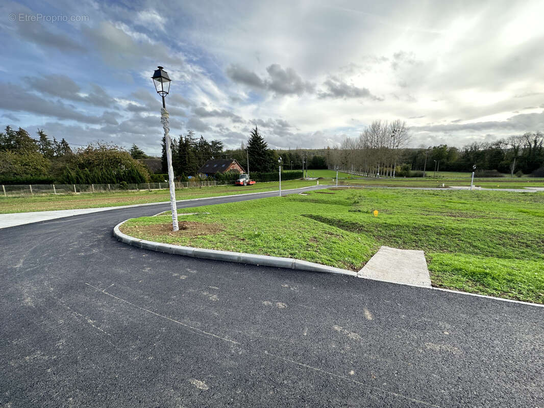 Terrain à bâtir viabilisé de 812 m2 à 1513 m2 dans un bel environnement à 18 min de Houdan / 5 min de Dreux - photo 8