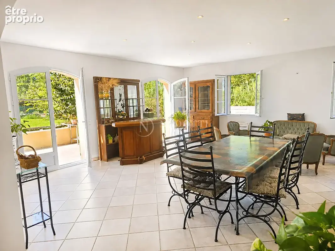 Robion, belle villa individuelle à deux pas des commerces - photo 3