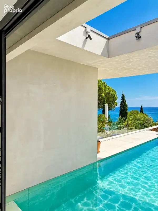 Saint-Clair Sud  Villa contemporaine d'exception avec piscine, jacuzzi et panorama spectaculaire sur la Méditerranée. - photo 9