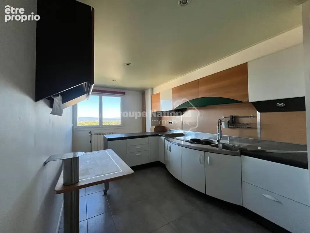 Appartement à VILLENEUVE-LES-AVIGNON