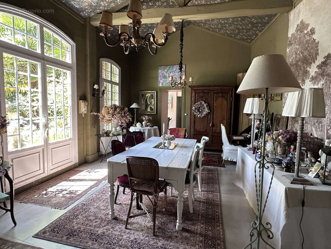 Maison à SAINT-JEAN-D'ANGELY