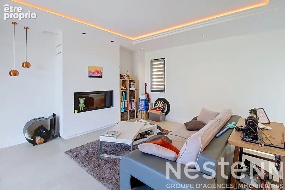 A VENDRE à CLAVIERS - Villa contemporaine 4 chambres avec piscine et vue dégagée - photo 6