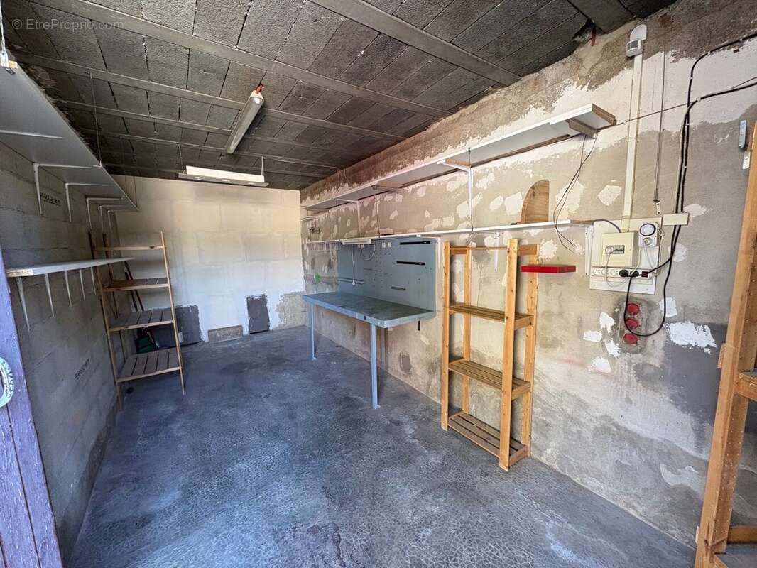 garage 2