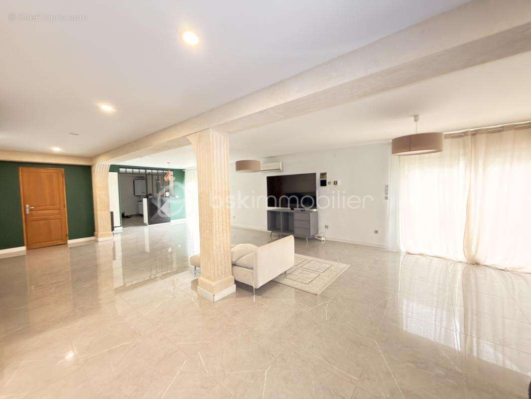 Maison à LIVRY-GARGAN