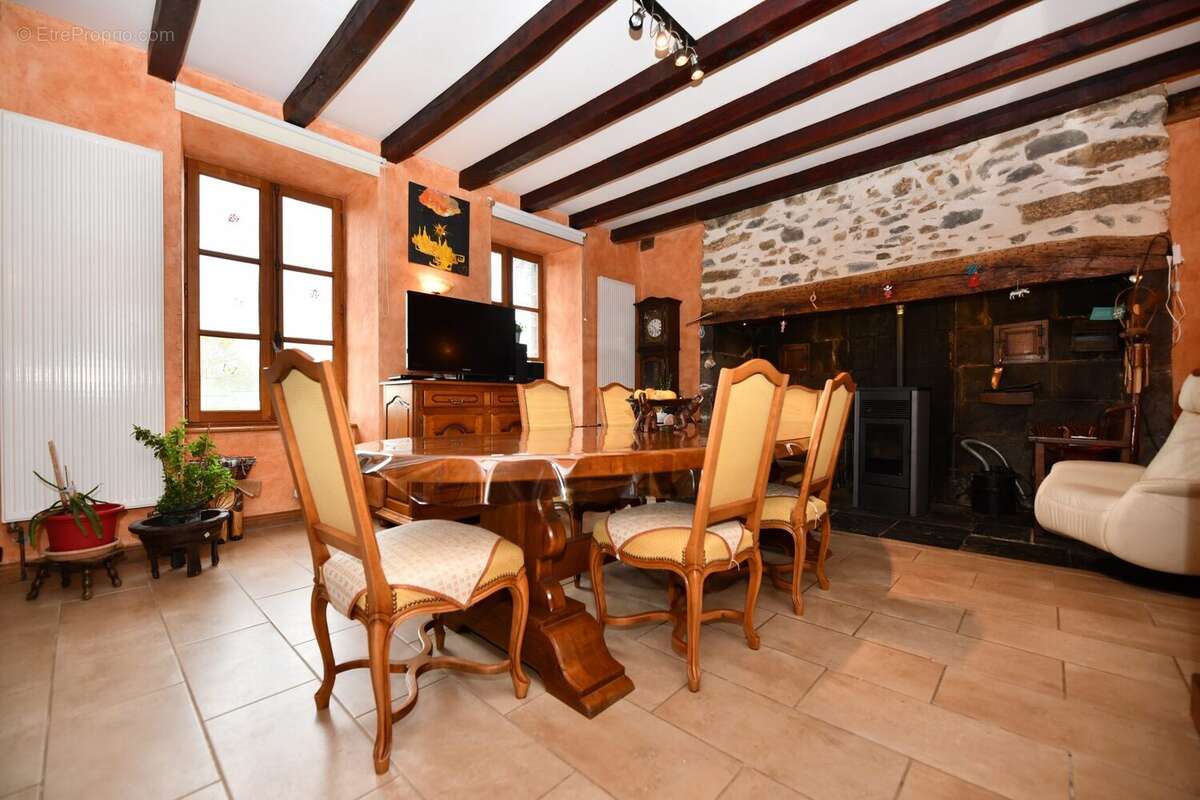 Maison à CHALVIGNAC