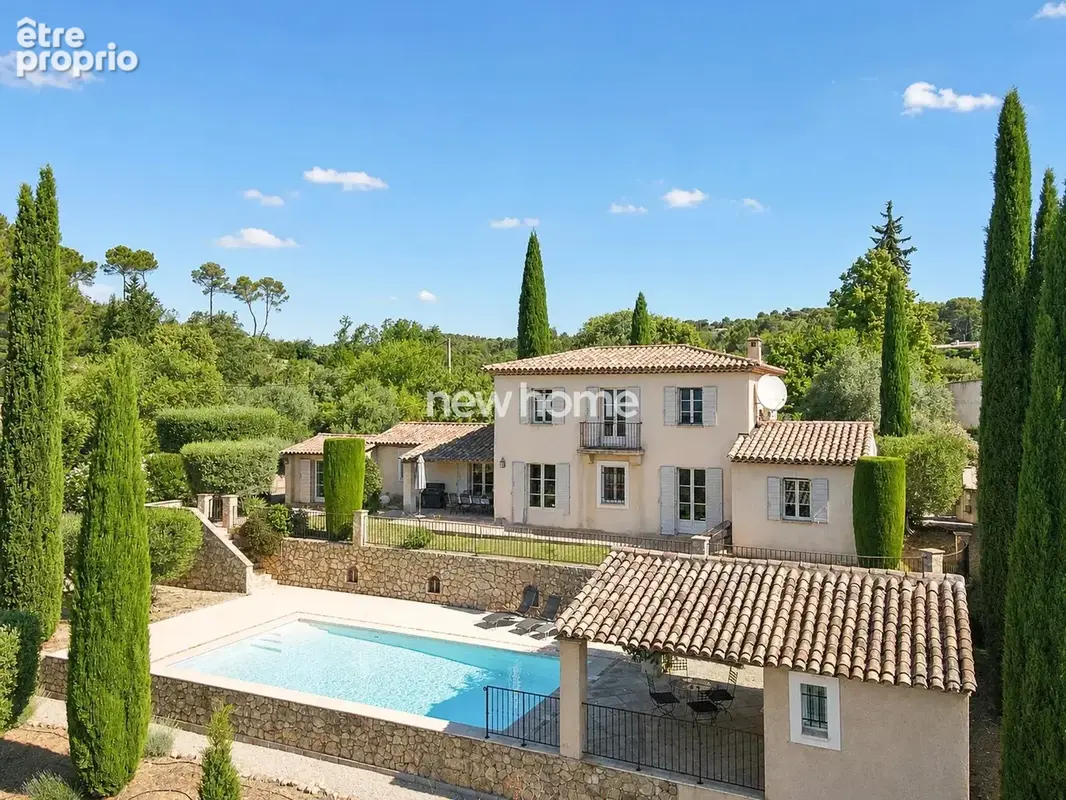 Lorgues – Propriété de charme avec vue panoramique, piscine et jardin d’exception - photo 3