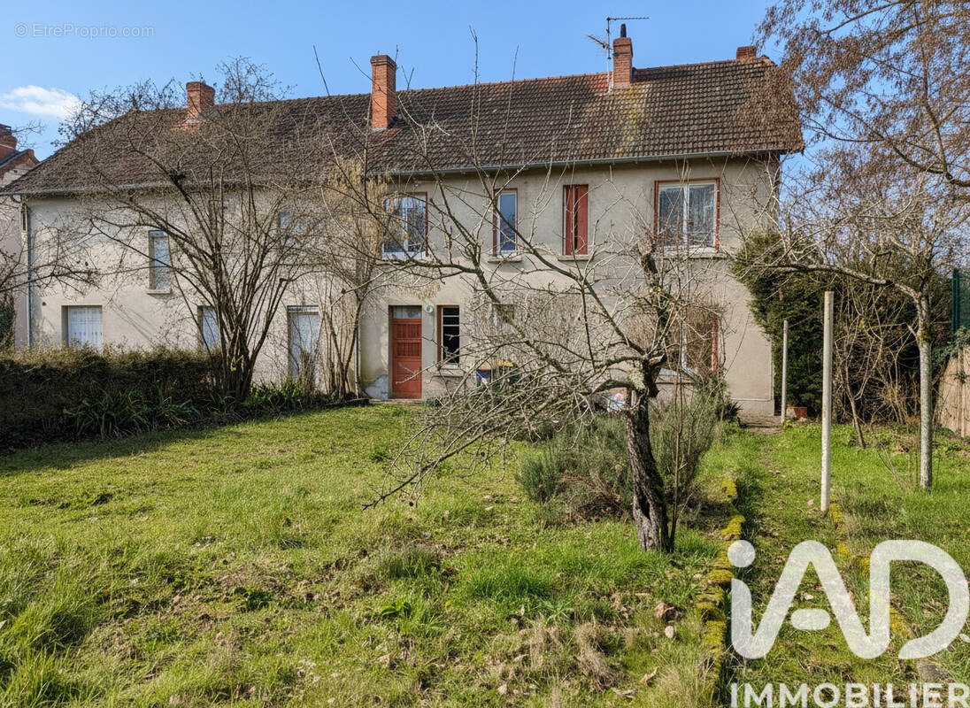 Photo 1 - Maison à MONTLUCON