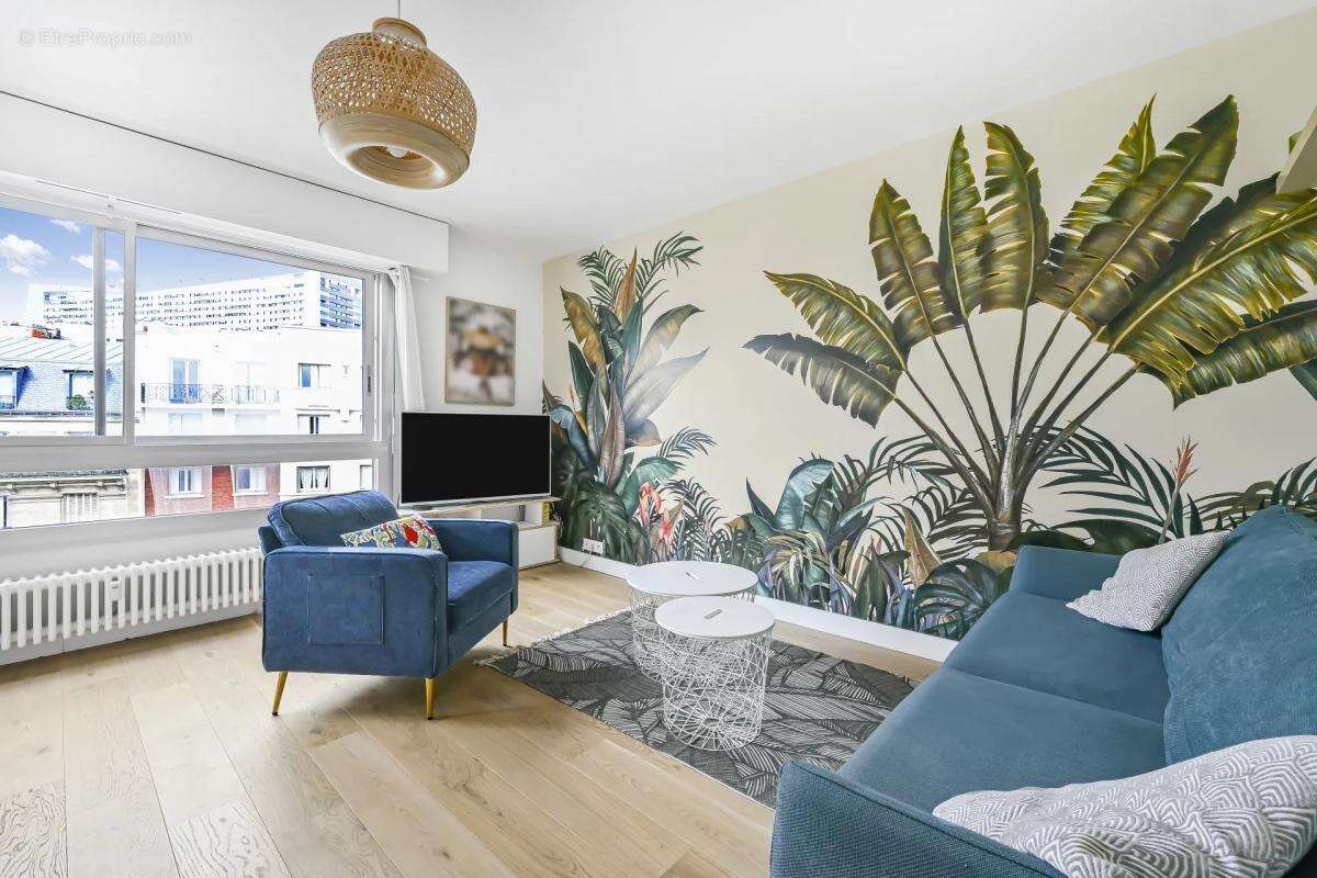 Appartement à COURBEVOIE