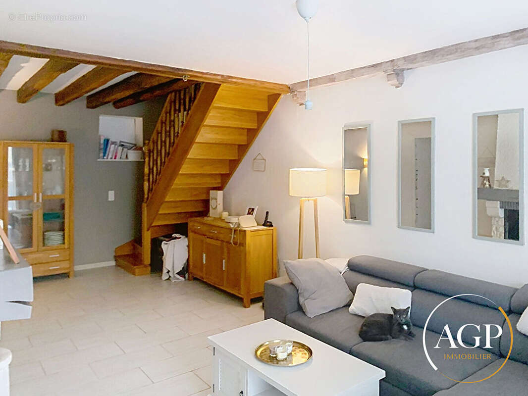 Maison ancienne, 3 chambres, Grange - photo 2