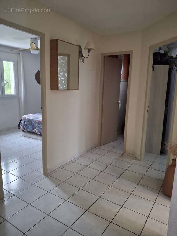 10 mns de narbonne, nevian, dans charmant petit village avec commodites, superbe villa de type 4 avec garage, - photo 23