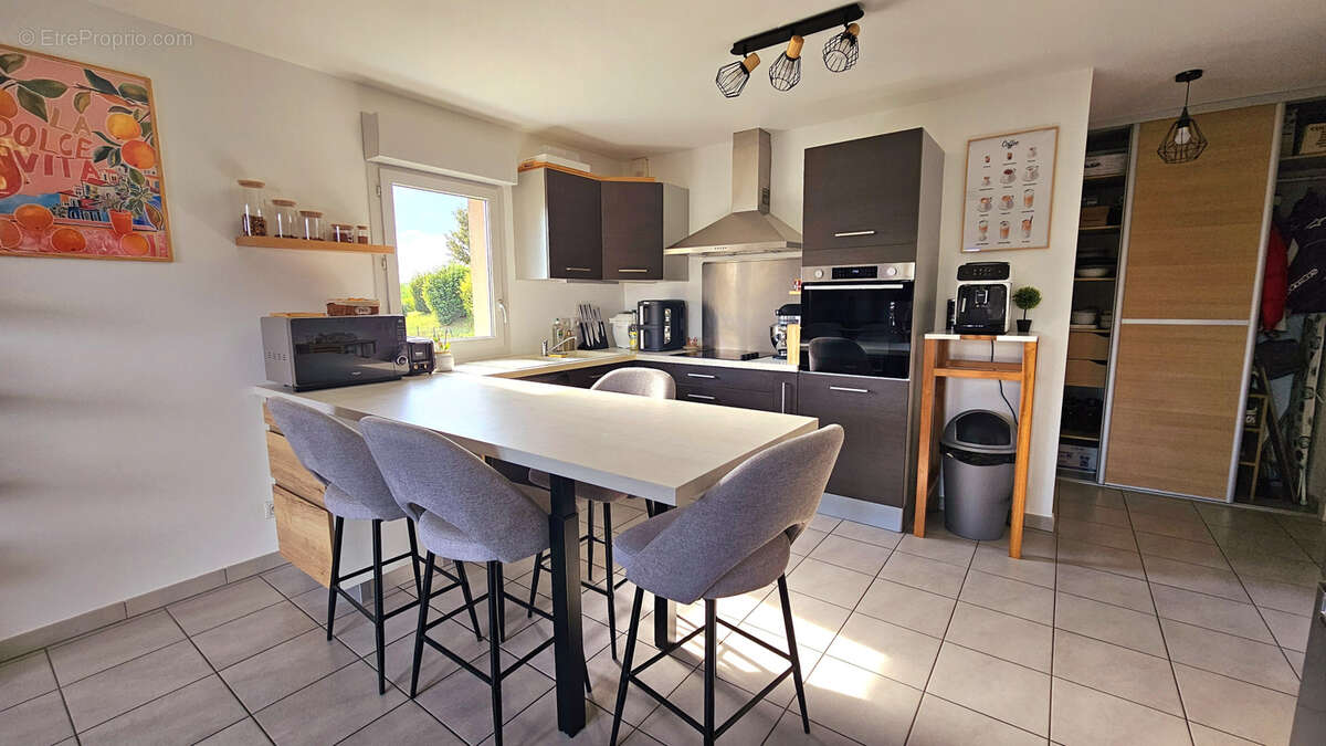 Magnifique T3  - 64 m2  avec Grande  Terrasse, cave aménagée et parking  à Groisy 74570 - photo 3